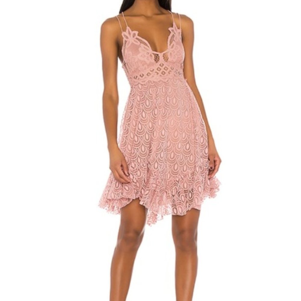 Women’s Pink Lace Spaghetti Strap Dress